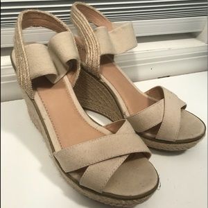 Tan Wedges